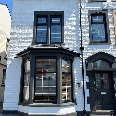 Marston Town Centre Villa Blackpool Extérieur photo
