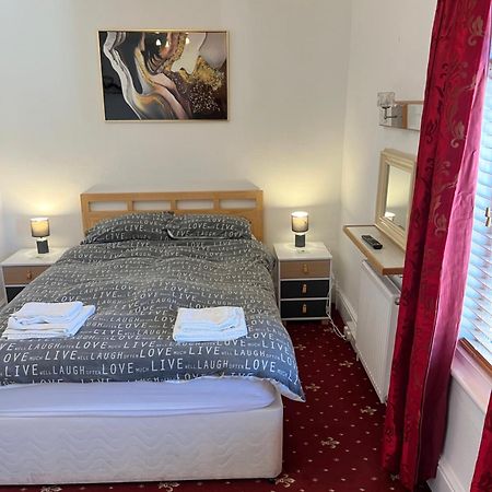 Marston Town Centre Villa Blackpool Extérieur photo