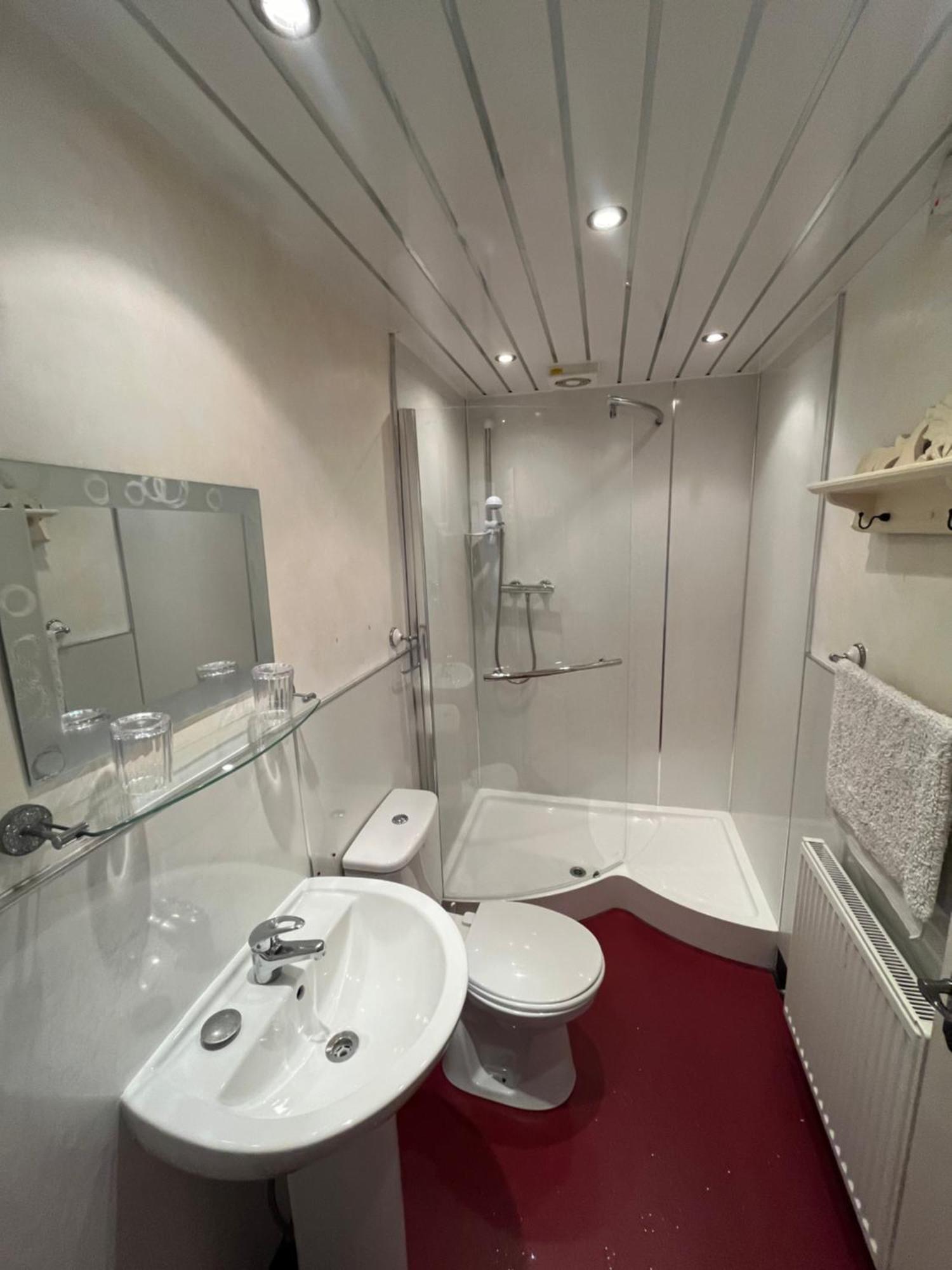 Marston Town Centre Villa Blackpool Extérieur photo