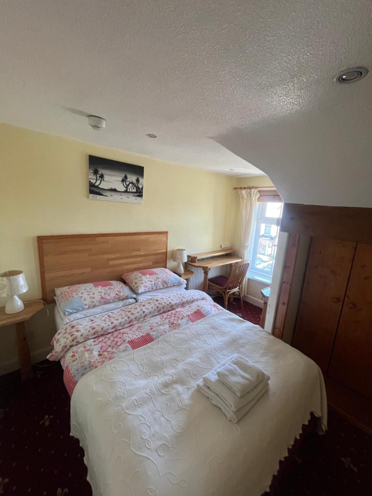 Marston Town Centre Villa Blackpool Extérieur photo