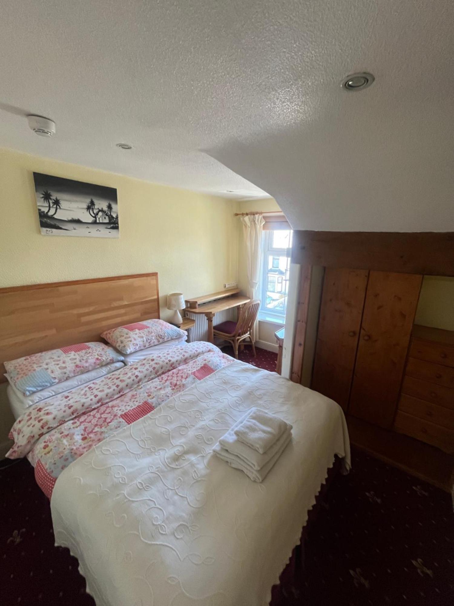 Marston Town Centre Villa Blackpool Extérieur photo