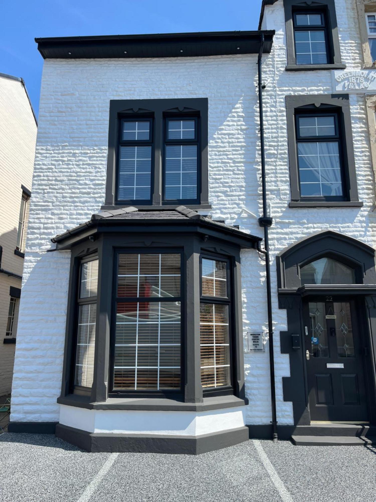 Marston Town Centre Villa Blackpool Extérieur photo